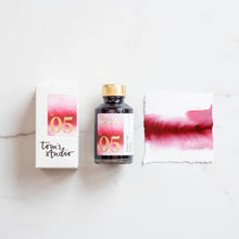 Load image into Gallery viewer, Tom's Studio - Fountain Pen Ink - Cassis red 05