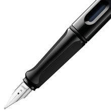 Load image into Gallery viewer, LAMY Safari fountain pen - Black / medium nib
