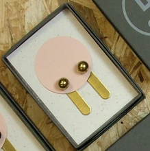 Load image into Gallery viewer, Leather Look Leg brass orb