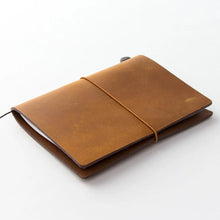 Load image into Gallery viewer, TRAVELER'S notebook - camel coloured leather starter kit - Passport Size