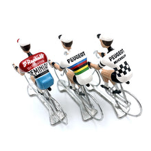 Load image into Gallery viewer, Tom Simpson - Flandriens Collectible Miniature Cycling Figures
