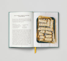 Load image into Gallery viewer, The Urban Forager:  Find and Cook Wild Food in the City - Wross Lawrence - Hoxton Mini Press
