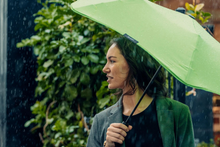 Load image into Gallery viewer, Blunt Metro Collapsible Compact Umbrella - Meadow Green
