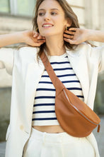 Load image into Gallery viewer, Unisex belt bag / bumbag, tan leather by Carré Royal
