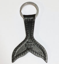 Load image into Gallery viewer, Handmade leather Whale Tail keyring by Herr PONG Berlin
