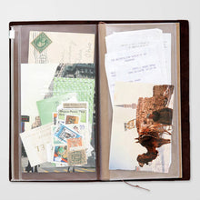 Load image into Gallery viewer, TRAVELER&#39;S Company notebook refill 008 - Zipper Pocket - Regular Size
