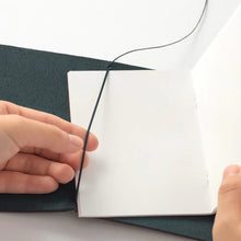 Load image into Gallery viewer, TRAVELER'S notebook - blue coloured leather starter kit - Passport Size
