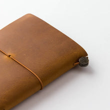 Load image into Gallery viewer, TRAVELER'S notebook - camel coloured leather starter kit - Passport Size
