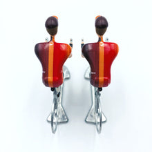 Load image into Gallery viewer, Ineos Grenadiers 2024 - Flandriens Collectible Miniature Cycling Figures
