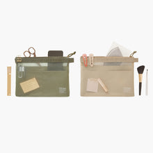 Load image into Gallery viewer, Mesh Carry Pouch - A5 Large - Kleid Japan
