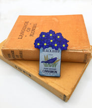 Load image into Gallery viewer, Su Owen - Vintage Flower Wooden Pin Badge-Anemones
