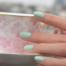 Load image into Gallery viewer, Manucurist Paris &quot;Green&quot; Nail Polish -  Mint
