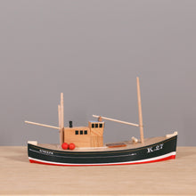 Load image into Gallery viewer, Personalised Wooden Boats
