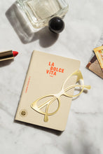 Load image into Gallery viewer, Bookmark Dolce Vita Sunglasses - by Octaevo Barcelona
